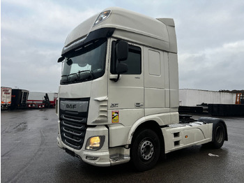 شاحنة جرار DAF XF 460