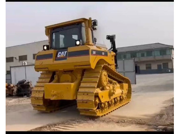 بلدوزر CATERPILLAR D8T
