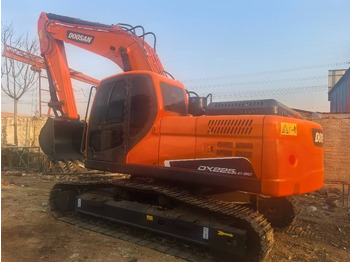 حفارات زحافة DOOSAN DX225LC