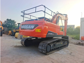 حفارات زحافة DOOSAN DX225LC