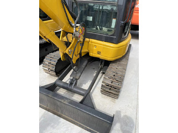 حفارة مصغرة KOMATSU PC30