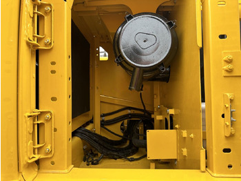 حفارات زحافة KOMATSU PC220-8