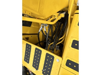 حفارات زحافة Komatsu PC220-8: صور 5