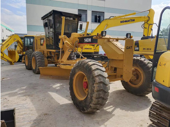 آلة تسوية الأرض CATERPILLAR 140H