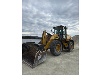 اللودر بعجل CATERPILLAR 930M