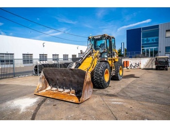 اللودر بعجل CATERPILLAR 924G