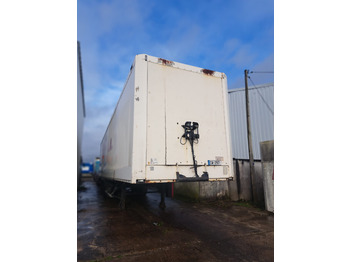 بصندوق مغلق نصف مقطورة KRONE