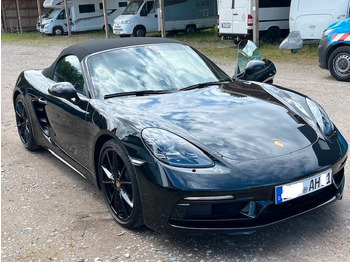 سيارة PORSCHE