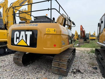 حفارات زحافة CATERPILLAR 320D2