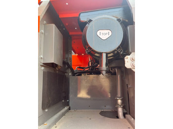 تأجير Hitachi ZX 210  Hitachi ZX 210: صور 2