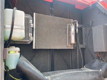 حفارات زحافة Hitachi ZX 210: صور 3