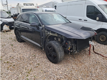 سيارة دفع رباعي AUDI
