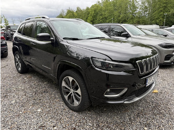 سيارة دفع رباعي JEEP
