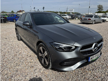 سيارة MERCEDES-BENZ