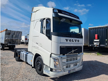 شاحنة جرار VOLVO FH