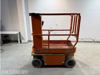 منصات هيدروليكية متنقلة JLG