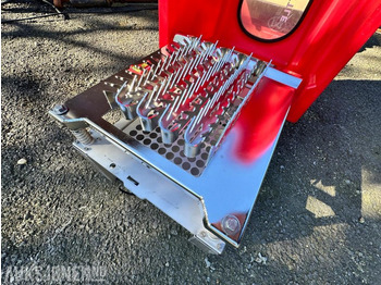 الآلات والماكينات الزراعية LELY