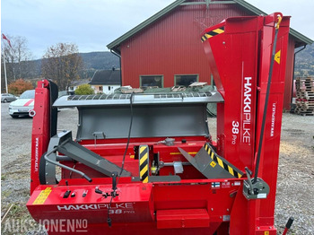 الآلات والماكينات الزراعية