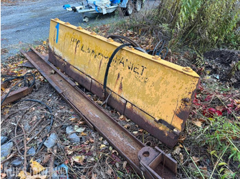 الآلات والماكينات الزراعية