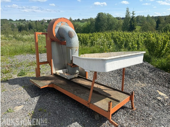 الآلات والماكينات الزراعية