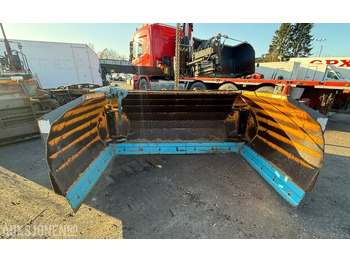 الآلات والماكينات الزراعية