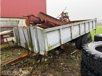 الآلات والماكينات الزراعية