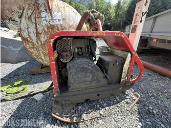 معدات البناء Bomag Reverserbar Vibroplate: صور 5