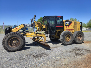 آلة تسوية الأرض CATERPILLAR 120K