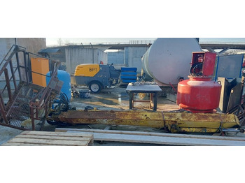 معدات البناء ATLAS