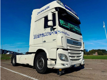 شاحنة جرار DAF XF 530