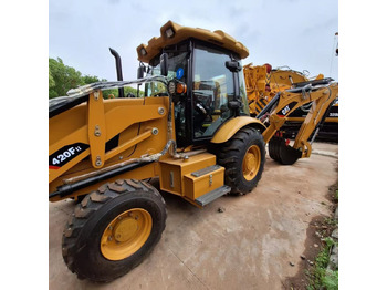 حفار متعدد الاستخدام CATERPILLAR 420F