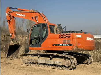 حفارات زحافة DOOSAN DX225LC