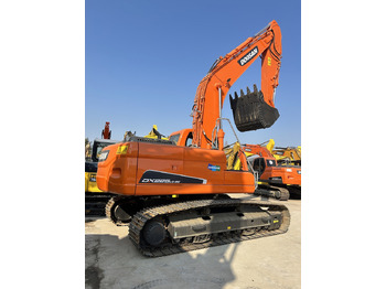 حفارات زحافة DOOSAN DX225LC
