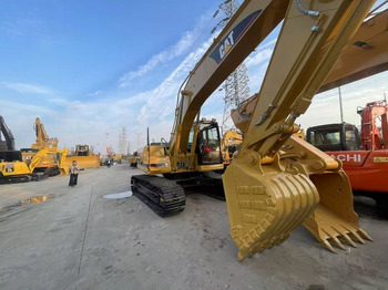 حفارات زحافة CATERPILLAR 320B
