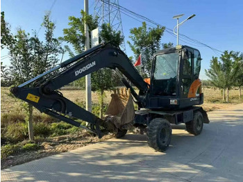 حفارة مصغرة DOOSAN DX60