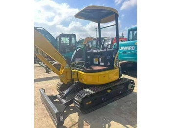 حفارة مصغرة KOMATSU PC30