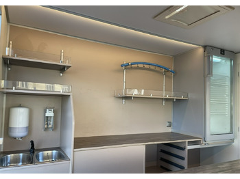 شاحنات طعام Renault Master Autosklep wędlin Gastronomiczny Food Truck Foodtruck Sklep Borco 201: صور 5 شاحنات طعام Renault Master Autosklep wędlin Gastronomiczny Food Truck Foodtruck Sklep Borco 201: صور 5