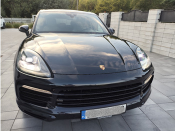 سيارة PORSCHE