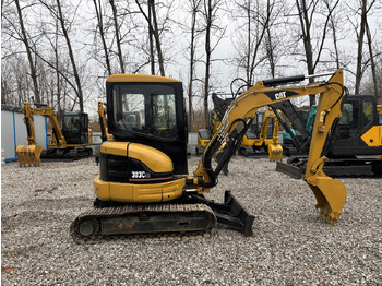حفارة مصغرة CATERPILLAR 303CR