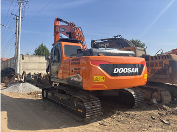 حفارات زحافة DOOSAN Korea imports doosan DX225: صور 2