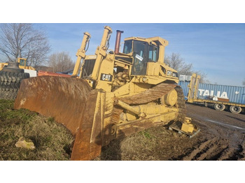 بلدوزر CATERPILLAR D8
