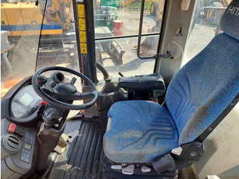 اللودر بعجل Hitachi ZW250: صور 5