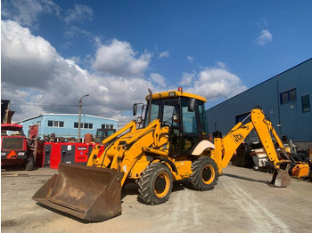 حفار متعدد الاستخدام JCB 2CX