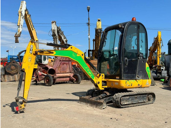 حفارة مصغرة JCB 8018