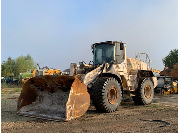 اللودر بعجل LIEBHERR L 566