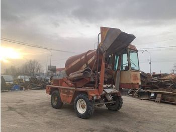 شاحنة خلاطة خرسانة