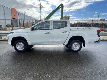 شاحنة البيك أب MITSUBISHI L200