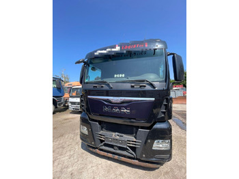 شاحنات مسطحة MAN TGX 26.440