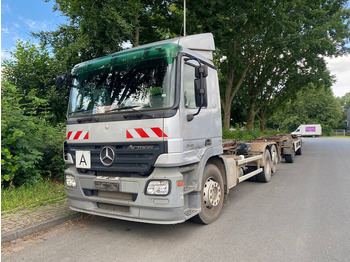 شاحنة ذات الخطاف MERCEDES-BENZ
