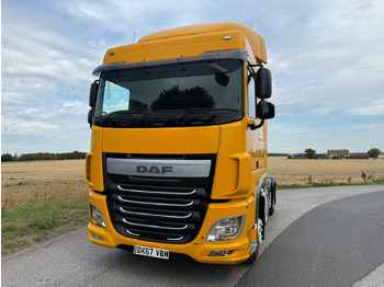 شاحنة جرار DAF XF 460